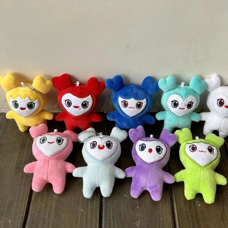 Bambole di peluche 9 pezzi peluche coreano Super Star peluche animale cartone animato DUE VOLTE Momo bambola portachiavi ciondolo fibbia peluche giocattolo fan UNA VOLTA ragazze 231118