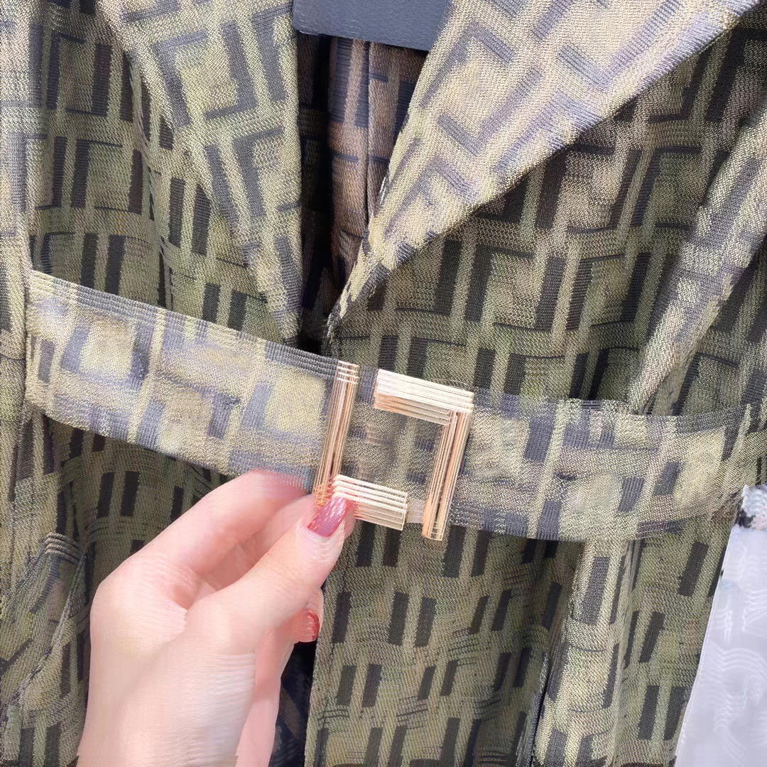 Kopa damski Płaszcze projektant luksusowe kobiety wiatraka litera litera wydruku kurtka luźna płaszcz żeńska swobodne wykopy płaszcz M01
