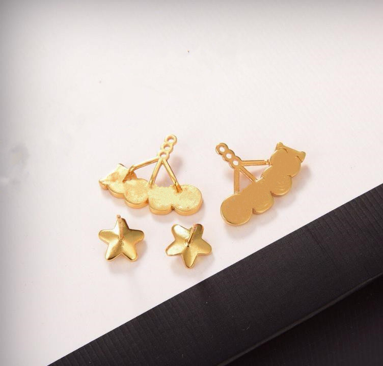 Designer Star Stud -oorbellen voor vrouwen 2023 Nieuwe gouden koper Rhinestone hanger oorbellen Charm Metal Gold Statement Sieraden Punk Accessories Stud