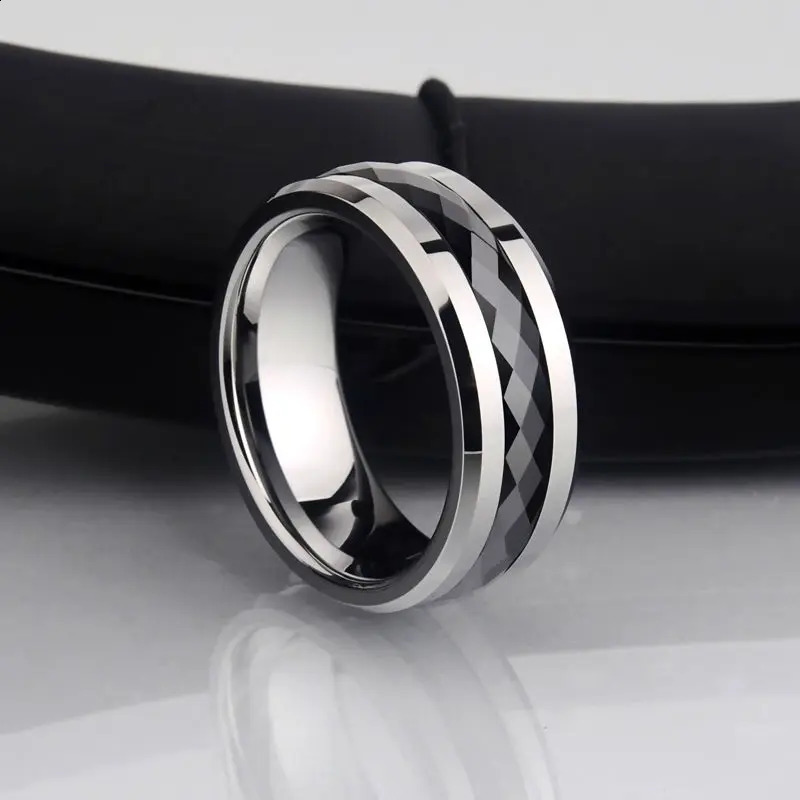 Bagues de mariage pour hommes, incrustation en carbure de tungstène de 8mm de largeur, bague en céramique noire à multiples facettes pour mariage, personnalisée 231118