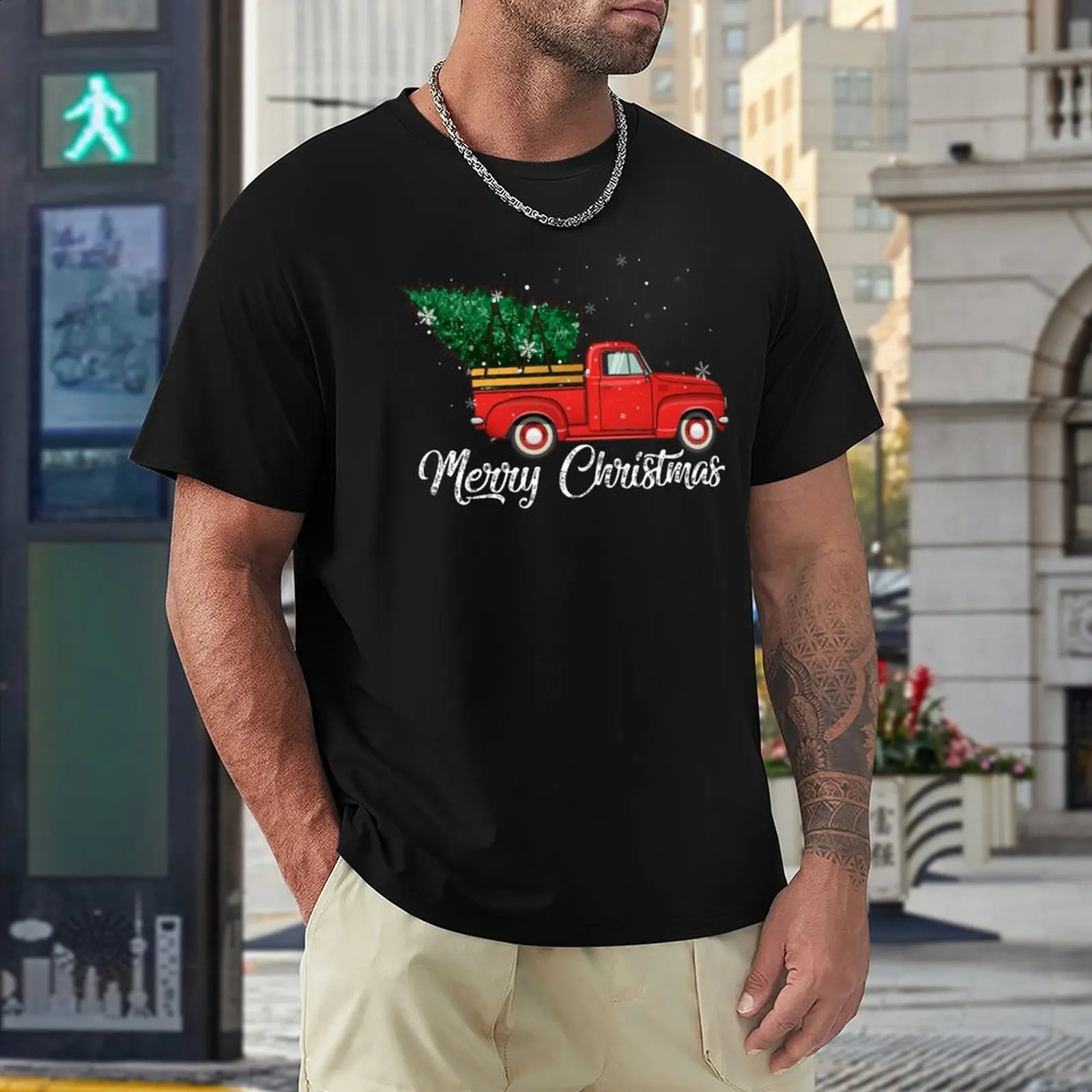 メンズTシャツレッドトラックピックアップクリスマスツリーヴィンテージレトロセーターギフト男性と女性ハロウィーンデイサンクスギビングデイクリストマTシャツ231118