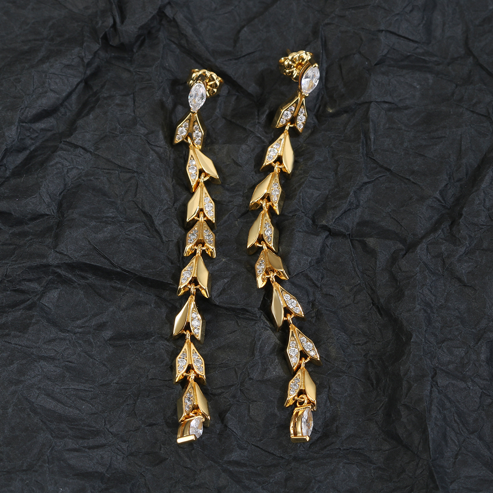 Ожерелье браслет лист бриллиантовые ювелирные украшения дизайнер ювелирных изделий 18 тыс. Золотое ожерель