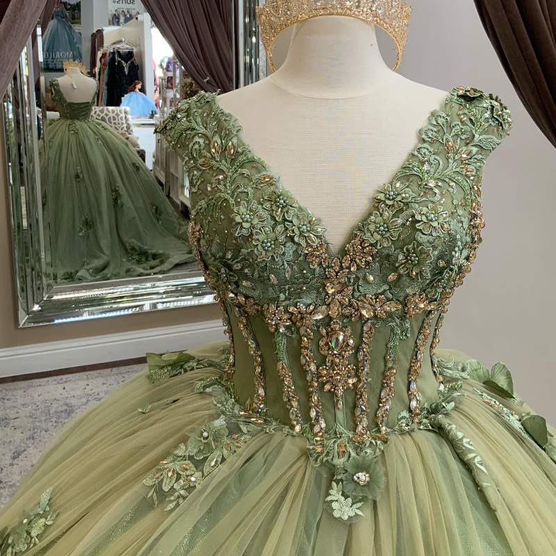 Sage Green Shiny v-yaka Quinceanera Elbise Balo Elbise Omuzdan 3d Çiçek Korse Dantel Aplikler Boncuklu Tatlı 16 Vestidos De 15 Anos