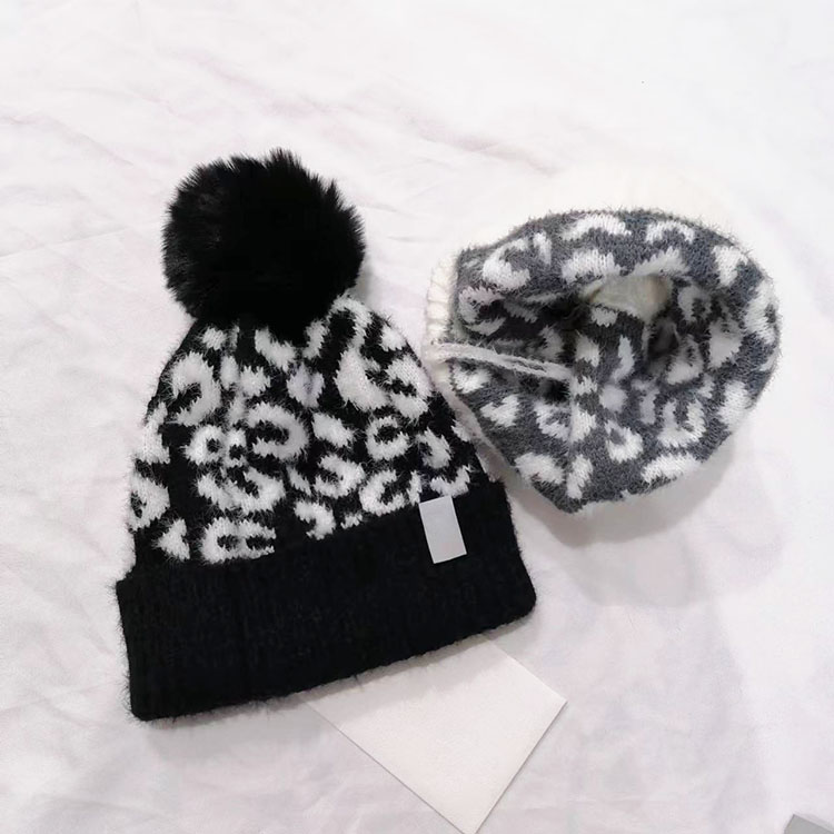 Tjock hatt mössa designer beanie monterade hattar varm vinter hatt jul hattar motorhuv hink hink hatt mössa stickad hatt skalle mössor leopard tryck mink ull hatt med boll