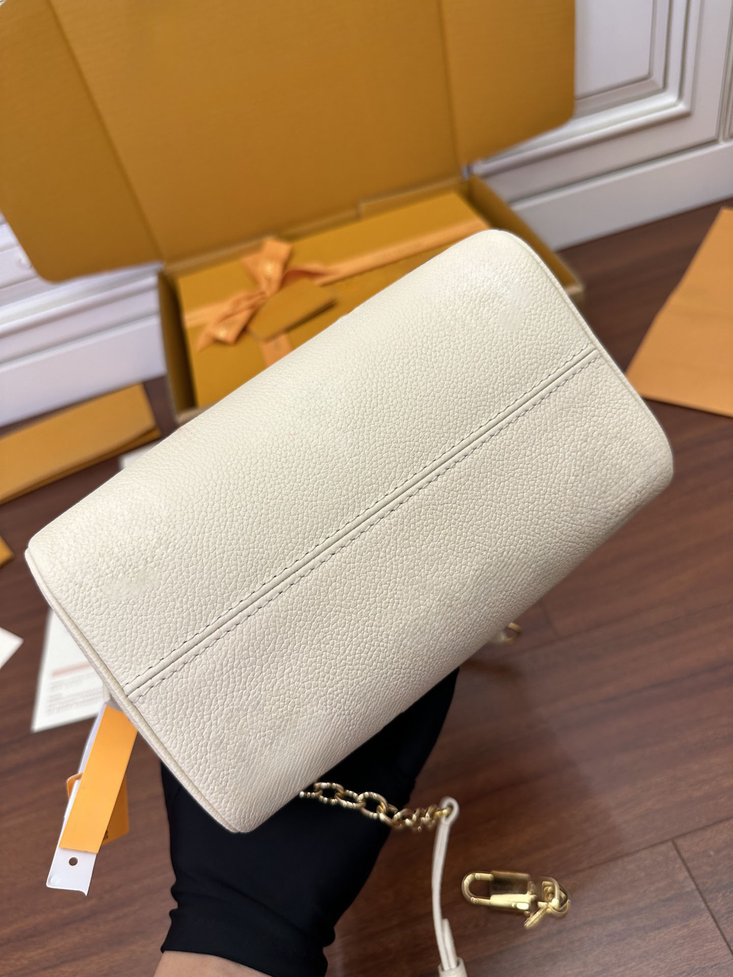 Classic 10A Mirror Quality Leather Crossbody tote Top Designer Hobo Bags women Luxury Brand Fashion Bucket Bag LUTTON bags of Women White bag Classic Bucket Bag