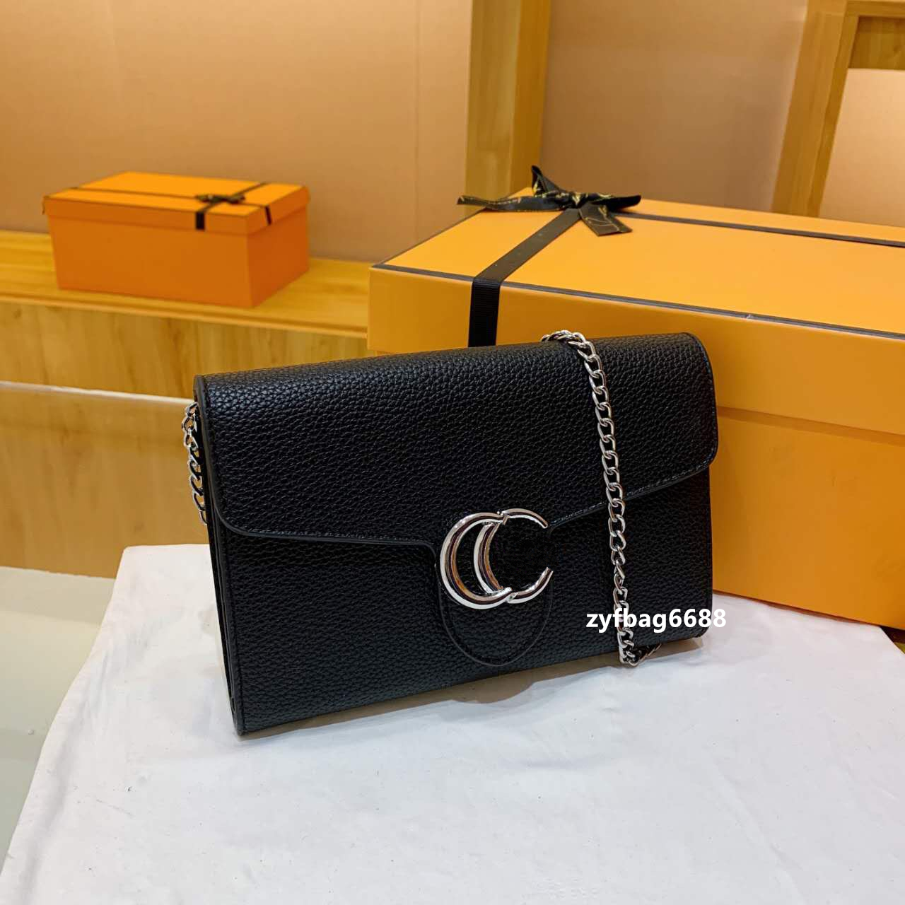 Designer Bag Luxury 23 New Women's Shoulder Bag Fashion Two G Specialer Products Multi Color, Inget mönster Enkel bokstaven Pendant Button Valentine's Day Gift