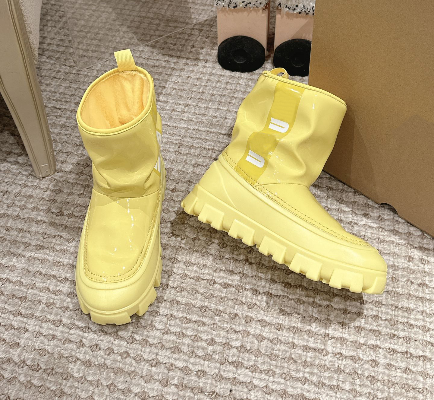 La nouvelle qualité de luxe de luxe imperméable mini Brera Boots Snow Color Color Fashion Rain Boots Ins Winter Jelly Boots augmenter la plate-forme Bottines chaudes Bottes de pluie