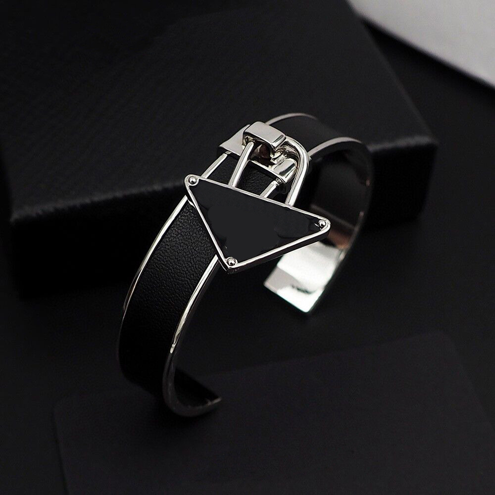 Bracelet en cuir avec lettres de Tennis, noir et blanc, Triangle goutte d'huile, Couple classique, Triangle ouvert