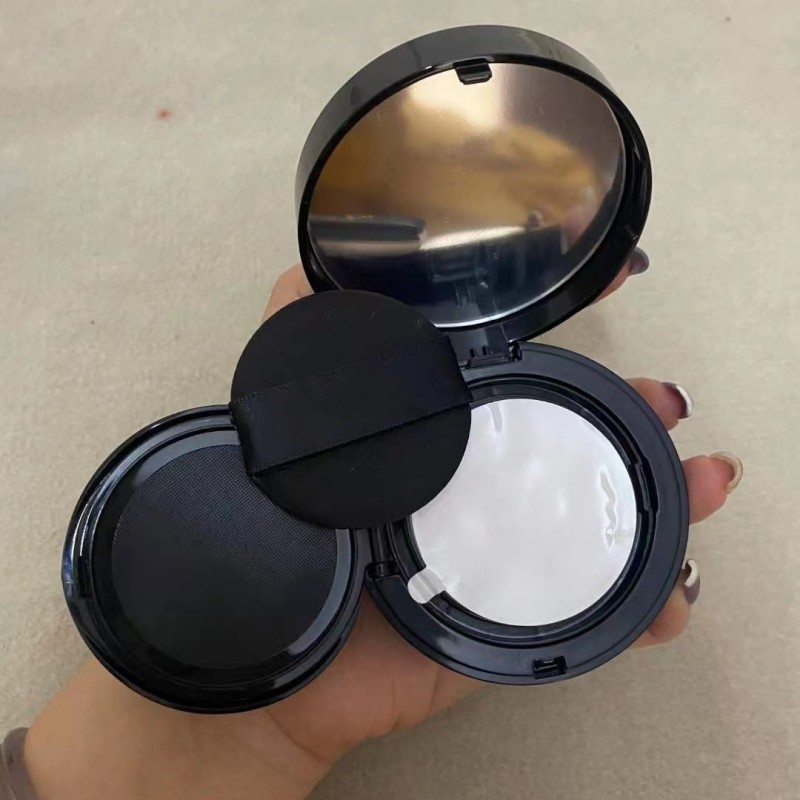 Luxury Cushion Foundation 14g in 2 Shades Cream-to-Powder fond de teint Makeup Black Leather Kit