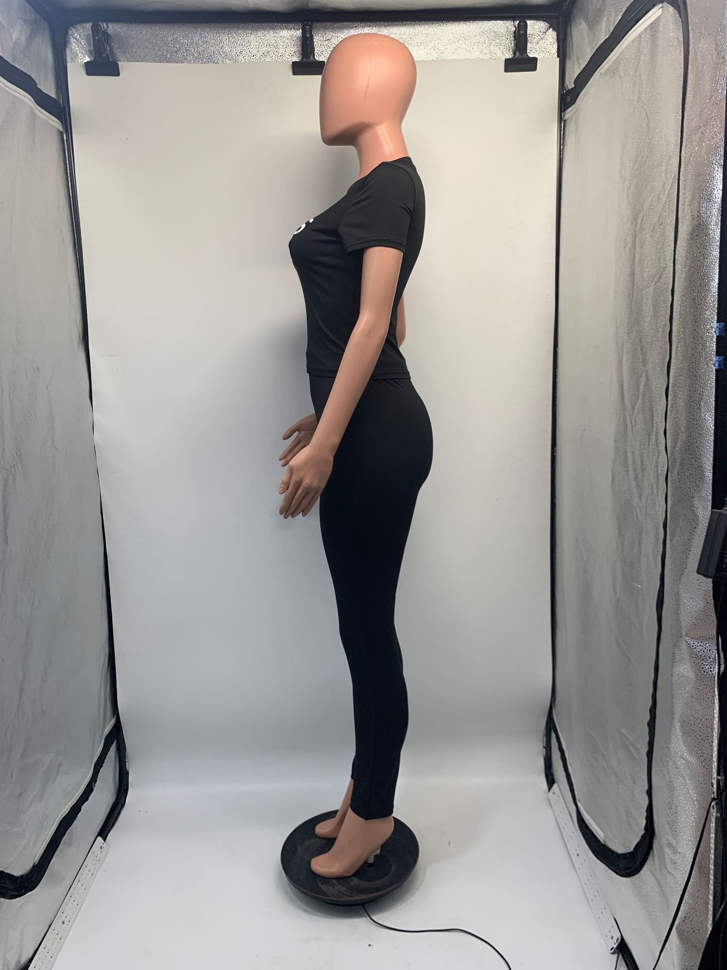 NIEUWE Designer Summer Fashion Slim Fit korte mouwbrief Gedrukte T -stukbroek Tweedelige set voor vrouwen Europeaan en Amerikaan