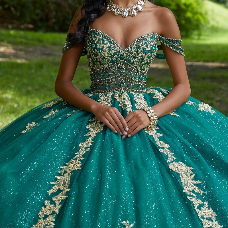 Зеленое блестящее бальное платье с v-образным вырезом Платья Quinceanera без рукавов с золотыми аппликациями Кружева с большим бантом и бусинами Корсет Vestidos De 15 Anos