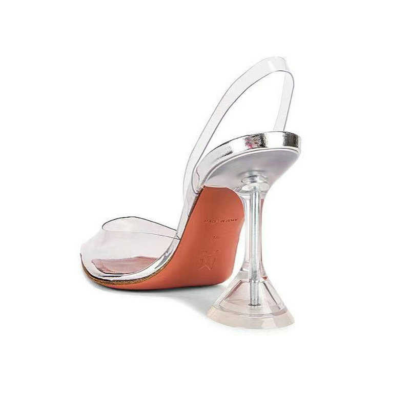 Chaussures habillées 2023 Nouvel été Luxe Pompes pointues pointues sandales de gelée transparentes été sexy Baotou chaussures à talons hauts mode femmes