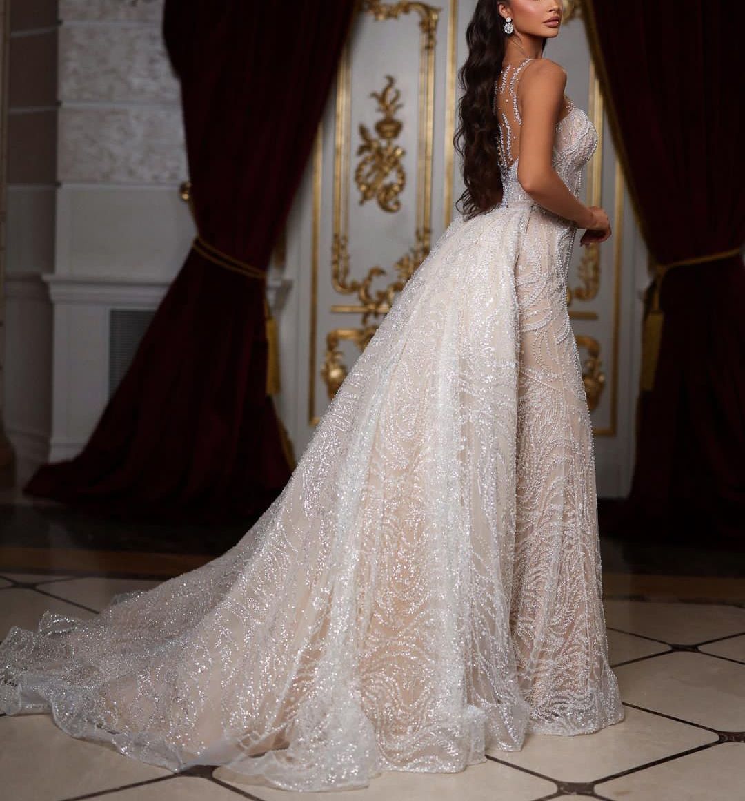 Abiti da sposa eleganti a sirena Senza maniche con scollo a V Appliques Paillettes Diamanti in pizzo 3D Perline staccabili Lunghezza pavimento Abiti da sposa Abiti da sposa su misura