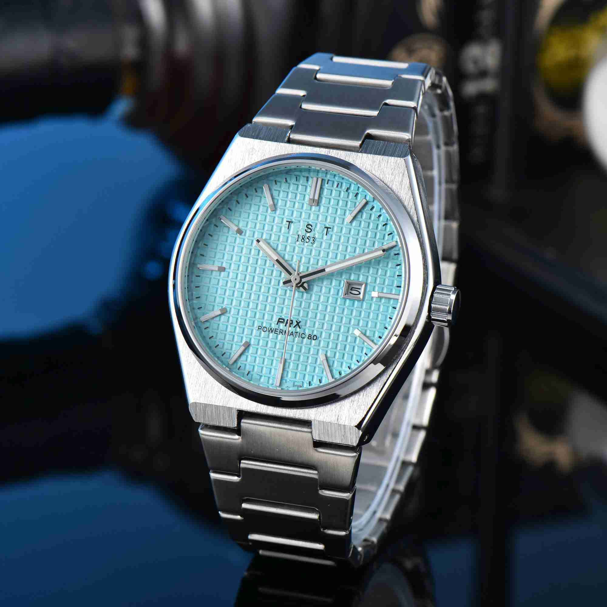 Orologi da polso orologi di moda uomini marchio PRX Quartz Movement Auto Data in acciaio Blu Bianco Multipli Cinti Maschi Follaio Maschio Filma Maschio Filma Maschio Filma Maschio WristQ231123