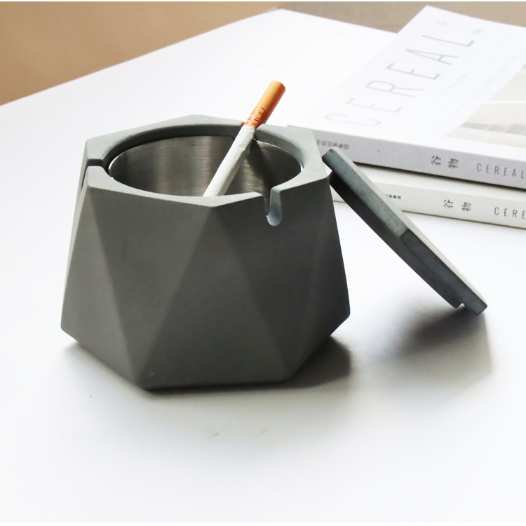 Smoking Pipes Ashtray with lid, creative and simple