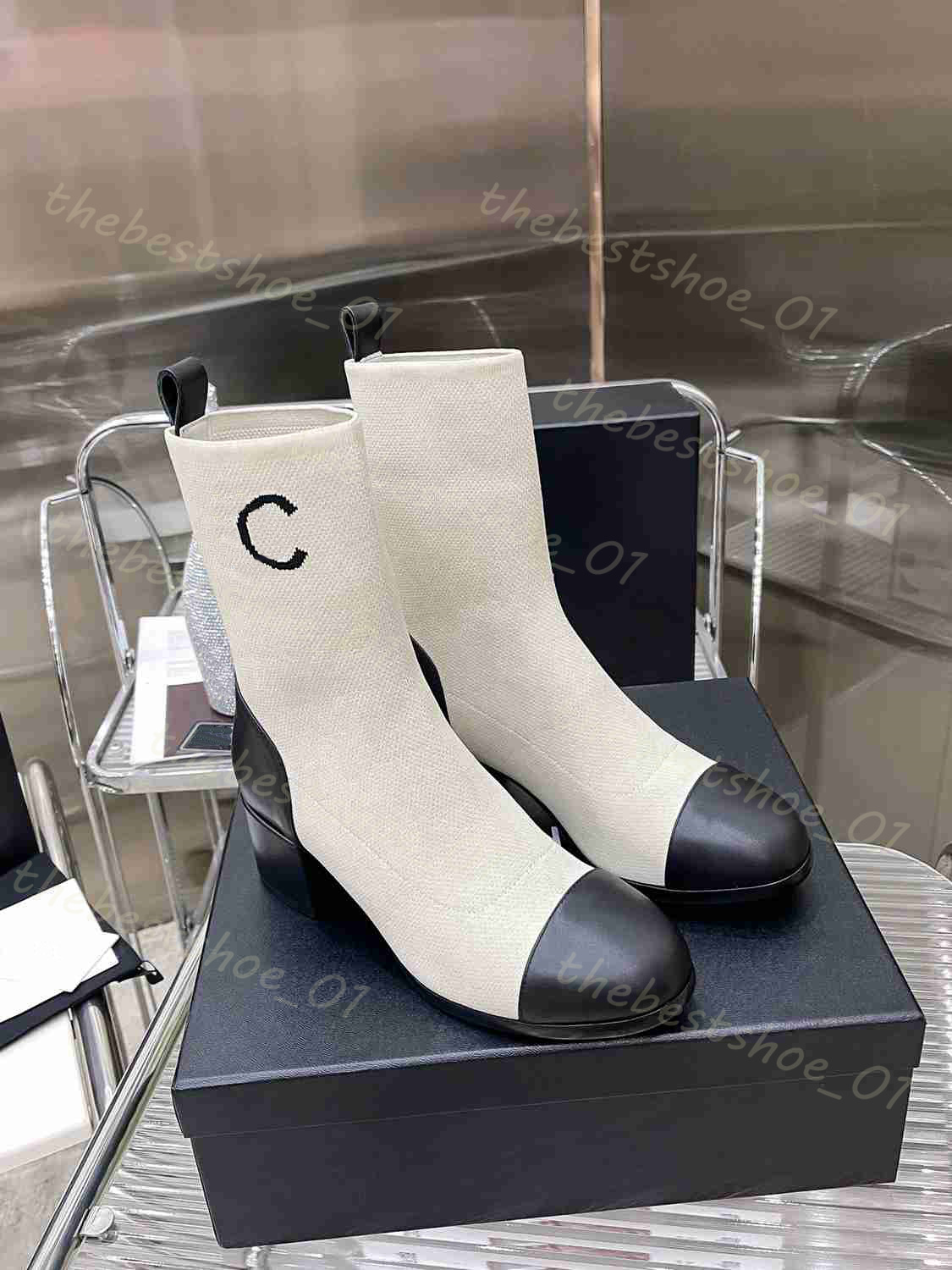 Bottes de créateurs Martin Bottes en cuir de veau hiver femmes mode luxe plat Chelsea bottes chaussures classiques Oxford semelle cheville chaussures