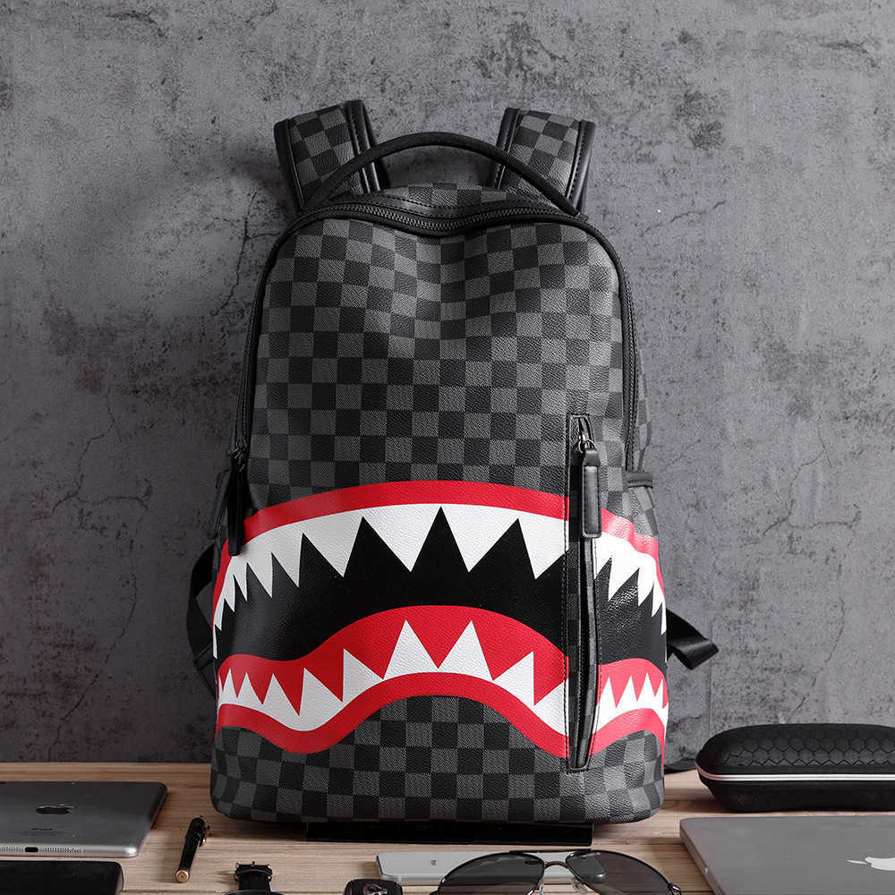 2023 New Men Men Shark Pattern عالية السعة عالية السعة Plaid Backpack College Trend Trend Leisure Provess Batch 230423