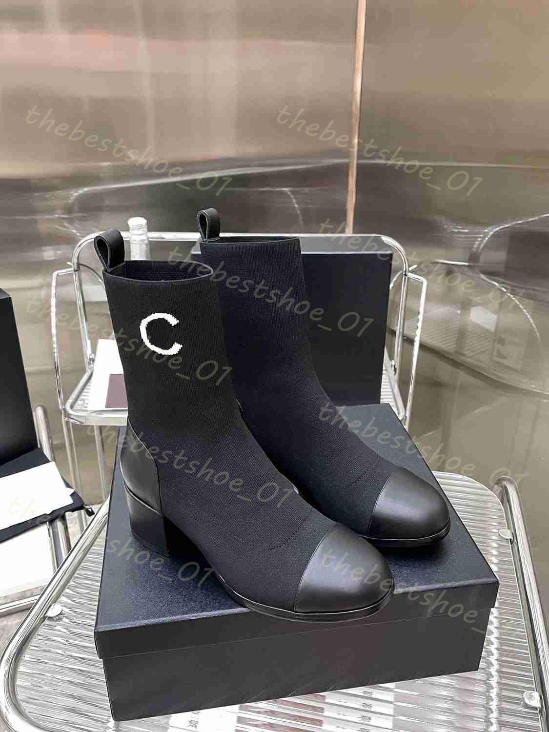 Bottes de créateurs Martin Bottes en cuir de veau hiver femmes mode luxe plat Chelsea bottes chaussures classiques Oxford semelle cheville chaussures