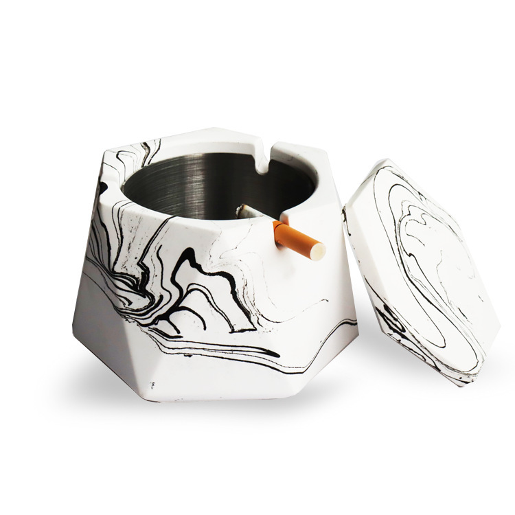 Smoking Pipes Ashtray with lid, creative and simple