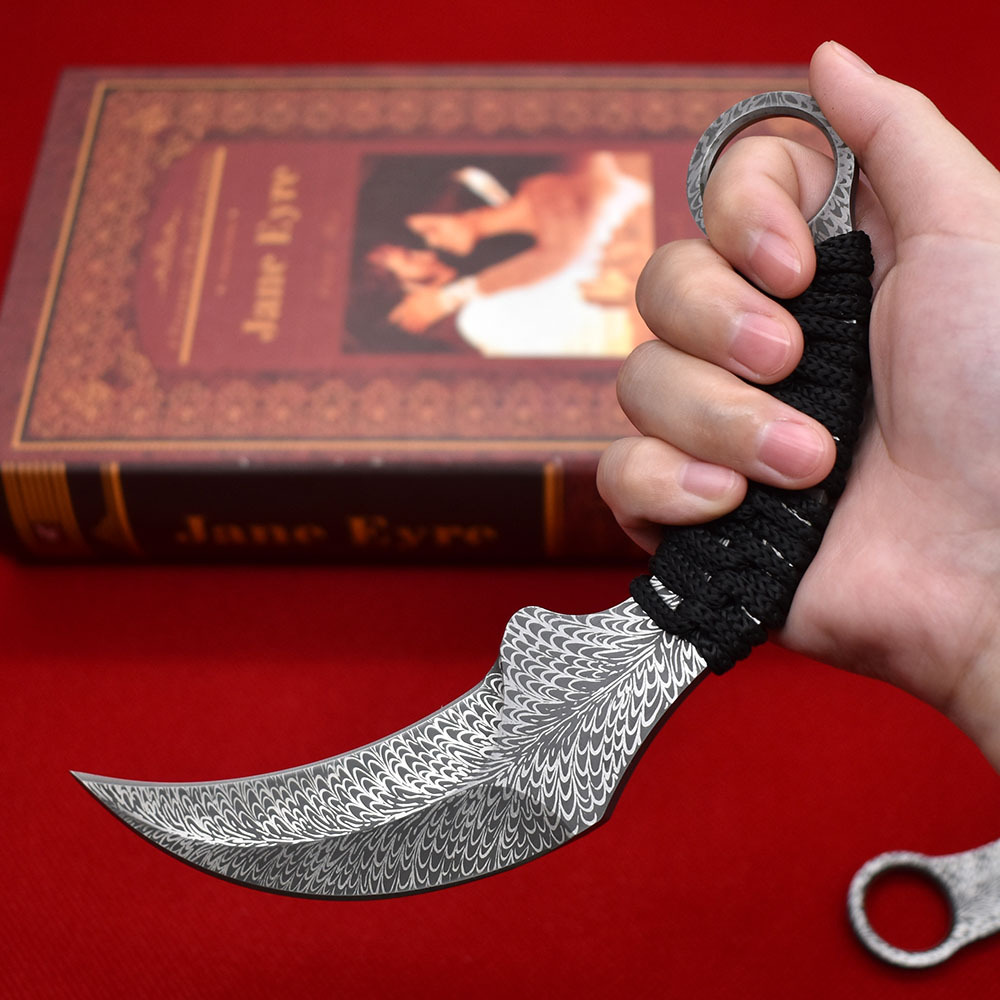 공장 가격 A1901 Karambit 나이프 420C 레이저 패턴 블레이드 전체 탱크 파라코드 핸들 고정 블레이드 전술 클로 나이프 가죽 칼집