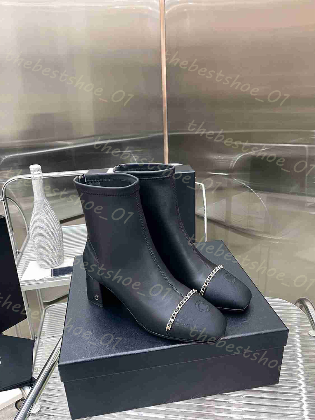 Designer Boots Casual Overall Black Leather Martin Boots Fashionable Versatile Luxury Brand Women Sneakers Triple Black White Classic Ankle Boots