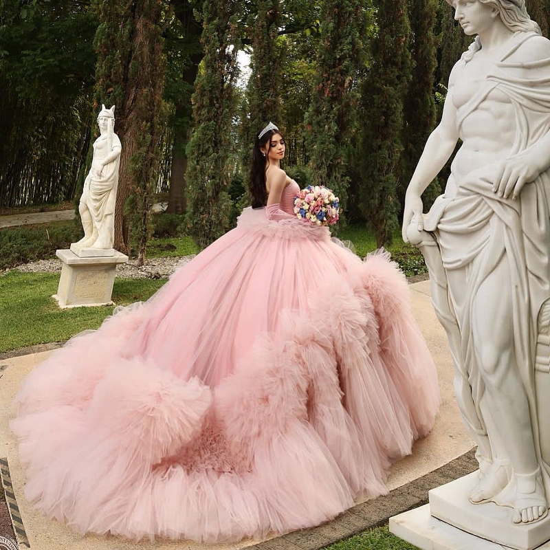 ピンクの恋人Quinceanera Dress Princess Off The Shourdeld Prom Gown Beads Tulle Tiered Sweet 16 Dress Vestidos de 15 Anos