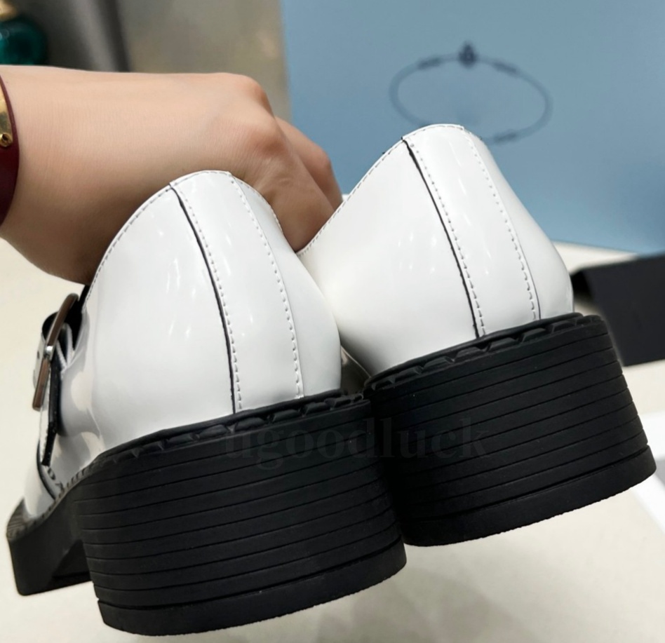 Designer Women Shoes P Black Glossy Leather Loafers Chunky Loafers Platform Sneakers Rubber Platform Casual Shoes Fashionable Breathable Flat Walking Trainers