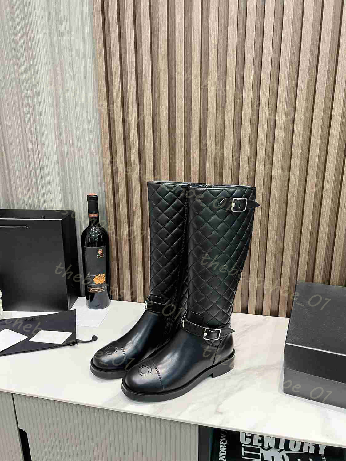 Designerstövlar lyxiga lapptäckstövlar Knee High Block Heel Leather Sole High Martin Boots Women Luxury Designer High Quality Chelsea Boots