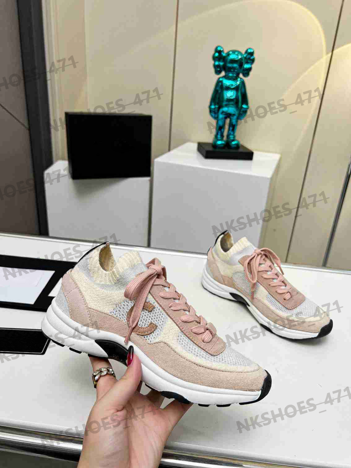 Designer Casual Shoes Classic Lace Up Outdoor Running Shoes Women Comfortable Versatile Triple White and Black Stitching Multi-Color Retro Print Outdoor Sneakers