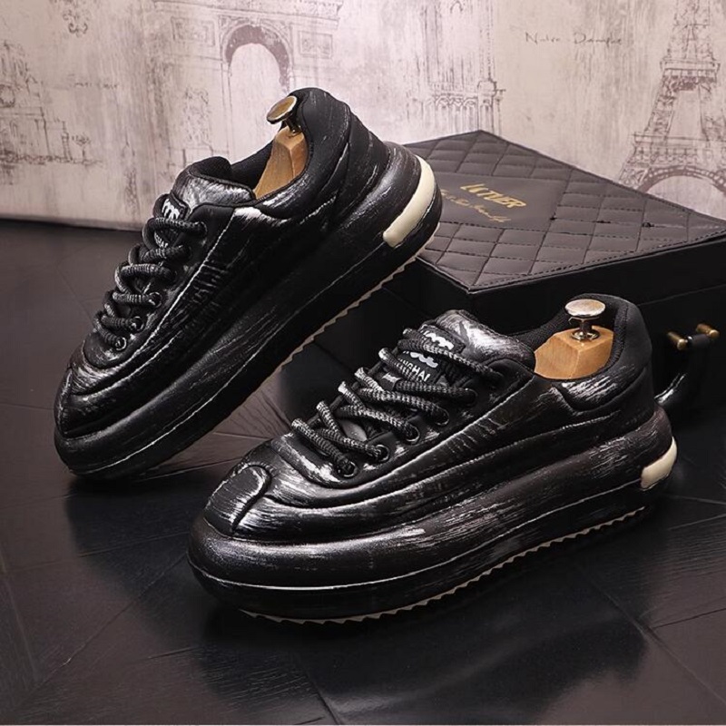 Scarpe casual di tendenza della moda da uomo Scarpe da pane vecchie retrò Versione coreana delle scarpe da uomo con plateau 10A43