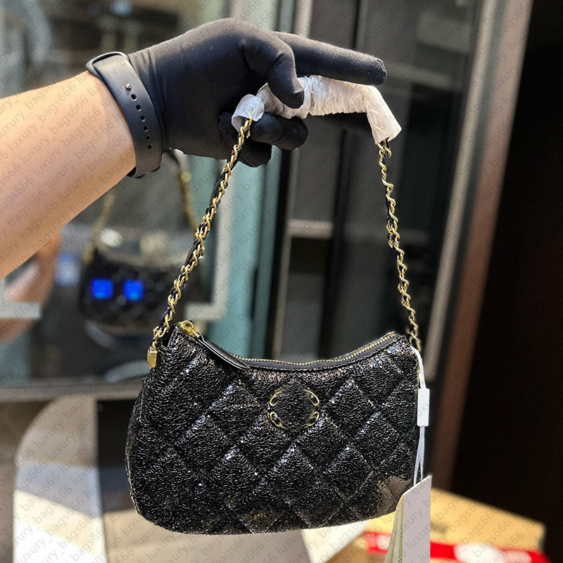 Kvinnapåsar lyxig handväska liten hobo väska crossbody väska designer väskor halvmåne påse axel väska kedja woc handväskor läder för kvinnliga snygga kvinnor underarmsäck