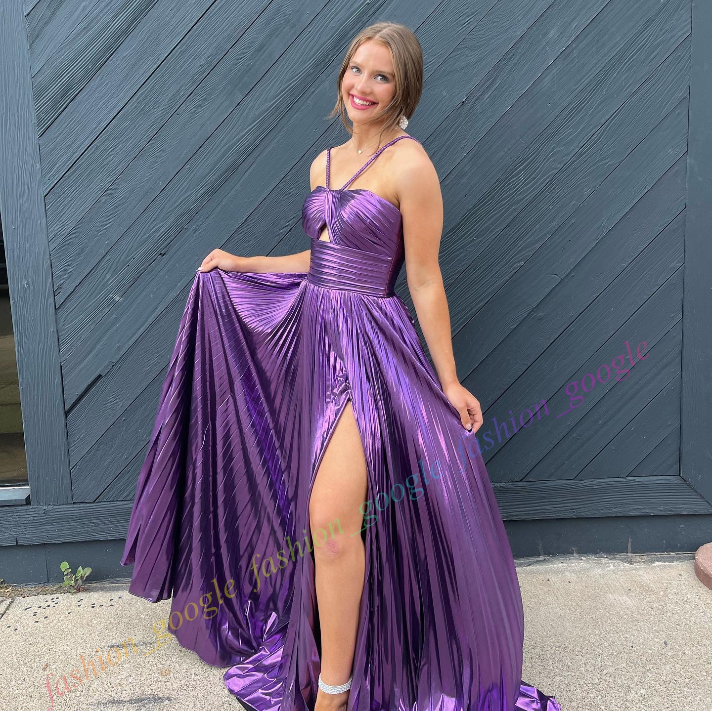 Robe de soirée formelle d'hiver métallisé doré 2k24 fente plissée préadolescente dame concours de bal soirée événement Hoco Gala remise des diplômes robe de danse coupe en V dos ouvert paon