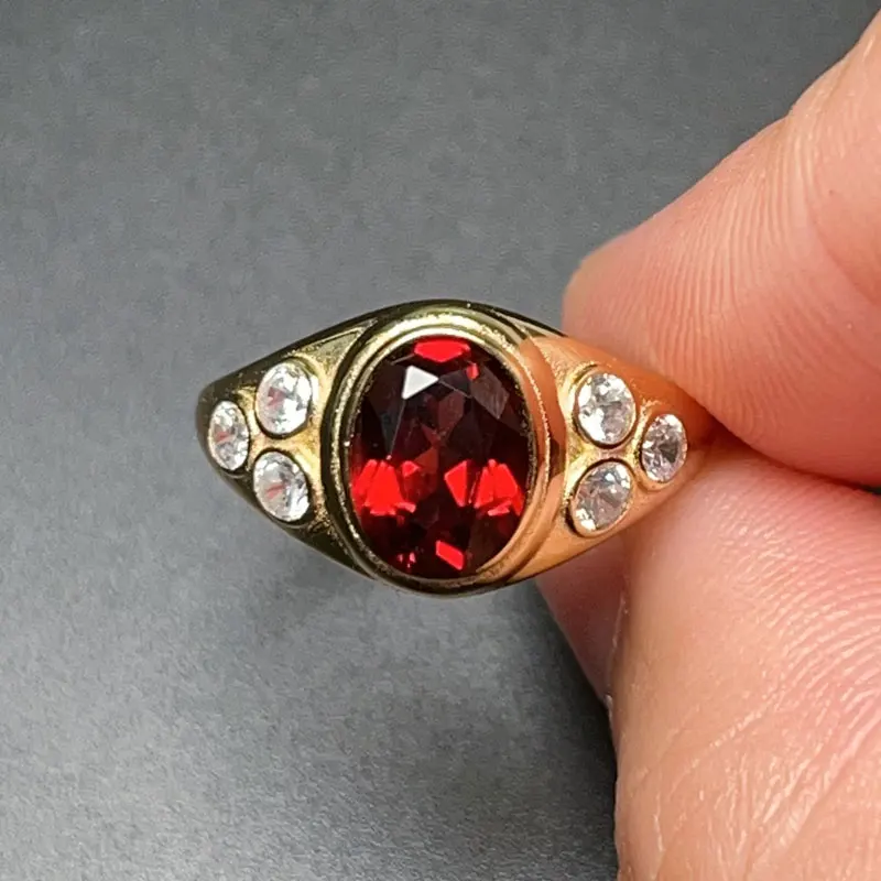 925 Gümüş Garnet Halkası 6mmx8mm VVS 1CT Günlük Aşınma İçin Doğal Garnet Halkası Solma 3 Katman 18K Altın Kaplama Taş Takı