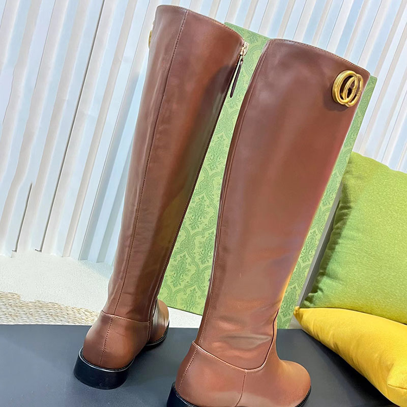 2023 Дизайнерский роскошный чистый цвет сапоги до бедра G Семейные женские женские женские кожаные металлические пряжки в английском стиле бабочек для модных модных ног