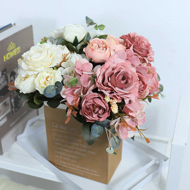 新しい人工花レトロシルクローズブーケハイドジャエピーニービンテージ花嫁を保持している偽の花の家の結婚式の装飾アクセサリー