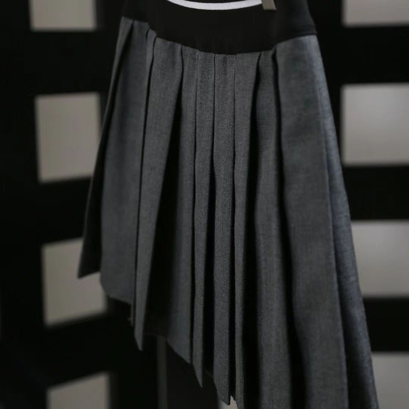 مصمم التنانير النسائية تنورة قصيرة أزياء رمادي مطاطا الخصر مطوي جودة عالية متعددة الاستخدامات المرأة الرياضة عارضة عالية الخصر طالب نصف طول السراويل