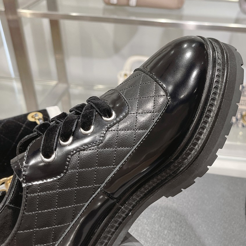 Printemps nouvelles chaussures formelles à fond plat célèbre designer diamant treillis marque femmes petites chaussures en cuir de veau véritable semelle épaisse augmentation non diapositives mocassins pour dames