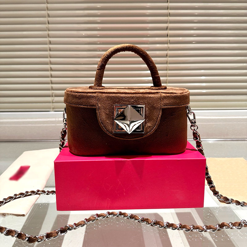 Модельерская сумка Та же самая сумочка звездной системы Perfect Natural Color демонстрирует очаровательную сумку в стиле ретро из телячьей кожи, бархатную сумку тонкого процесса размером 19 см.