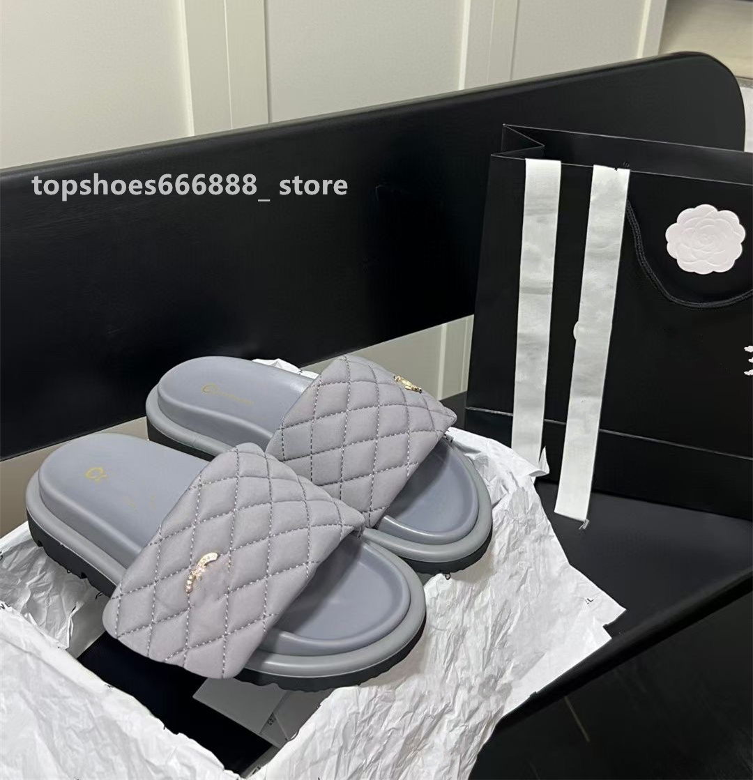 2023 Men Women Summer Slippers Luxury designer Sandals Fashion quilted Couple Slide brands Flip-flops quilted channel Casual Shoes Sapatos