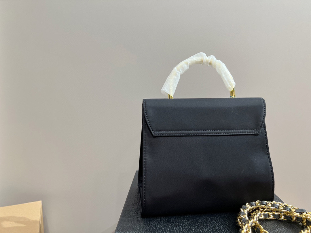 Sac à main fourre-tout en nylon pour sac à rabat classique grande capacité pour femme, bandoulière chaîne en métal, sac à bandoulière, article de luxe design royalfashion_bag