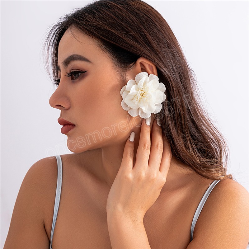 Boucles d'oreilles de goujon à fleurs de rose blanc exagéré pour les femmes époustouflantes à aiguille élégante Piercing Boucles d'oreilles de pétale