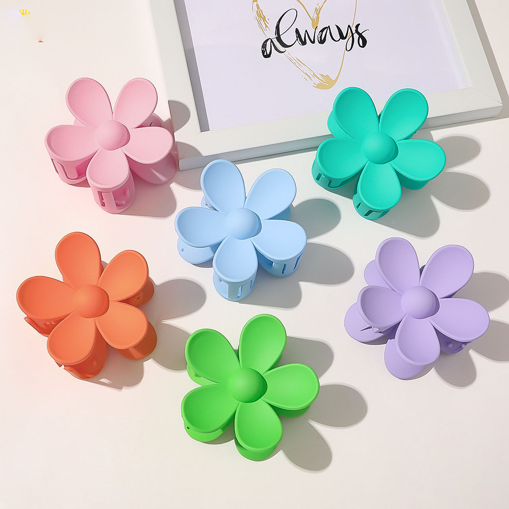 Flower Shaped Hair Clips Clamp Lady Middle Size Plastic Hair Claws Female Flowers Scrunchies Ponytail Pure Color Hairpins Length 7.5 CM Head Accessories