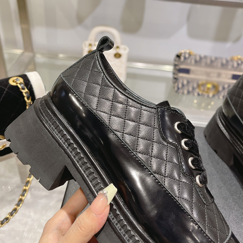 Frühling Neue Formale Schuhe mit Flachem Boden Berühmte Designer Diamant Gitter Marke Frauen Kleine Kalbsleder Schuhe Echtes Leder Dicke Sohle erhöhen Nicht Rutschen Damen Loafer