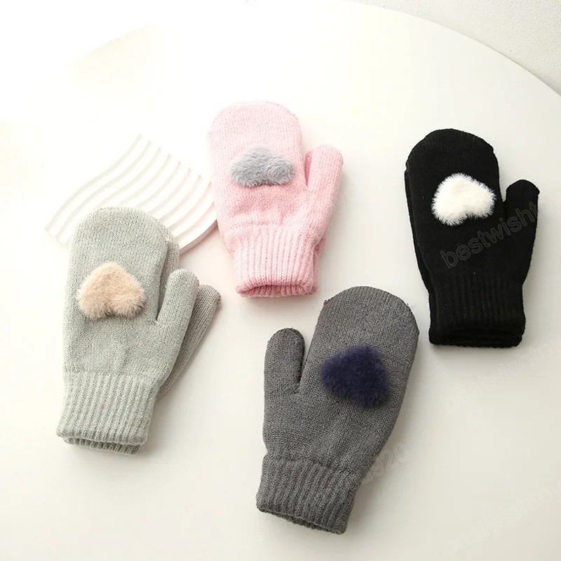 Ny vinterkärlekshjärta plysch stickade handskar för kvinnor flickor pekskärm varma full fingerhandskar utomhus förtjockar vantar