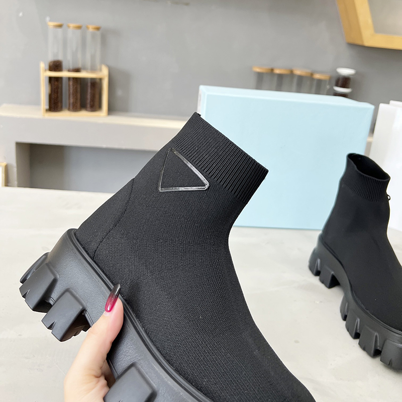 Jesienne zimowe klasyczne nowe botki słynne designerskie znak trójkąta marki skarpetki krótkie buty okrągły głowica gęsta podeszwa podeszwa non slajdes moda damskie buty śniegowe
