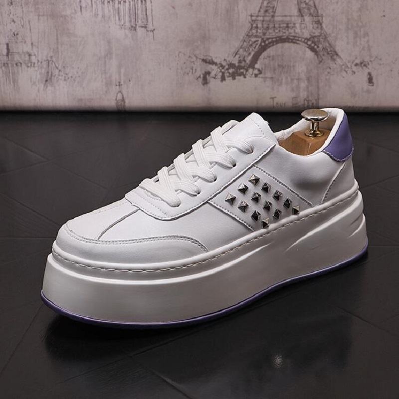 Men Shoes Rivets Sneakers Runway Flats Men Low Top Spiked Sneakers Rubber Sole Luxury Shoes Zapatos Mujer D2H34