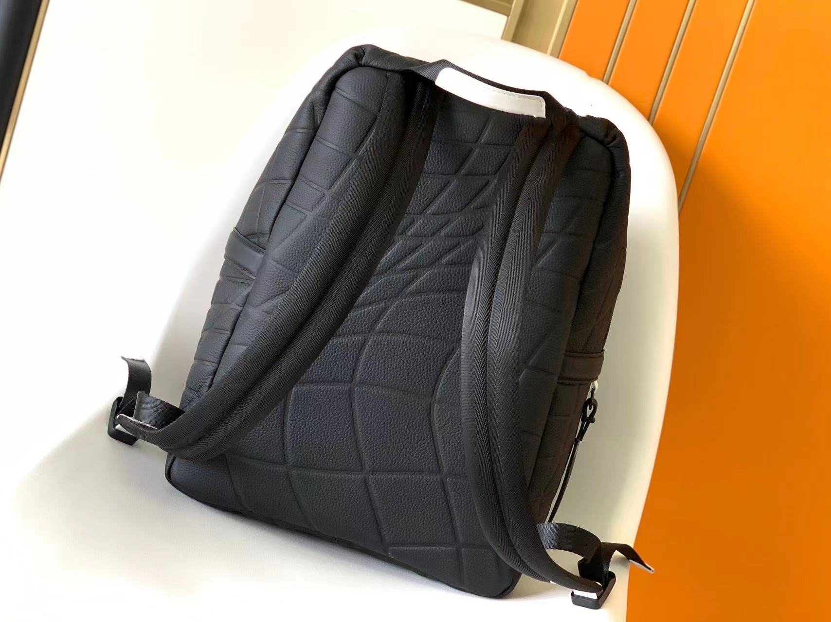 023 Luxe van topkwaliteit echte tassen lederen mode rugzak schoudertas ontwerper messenger voor vrouwen mannen rug pack canvas handtas school klassieke parachute stof