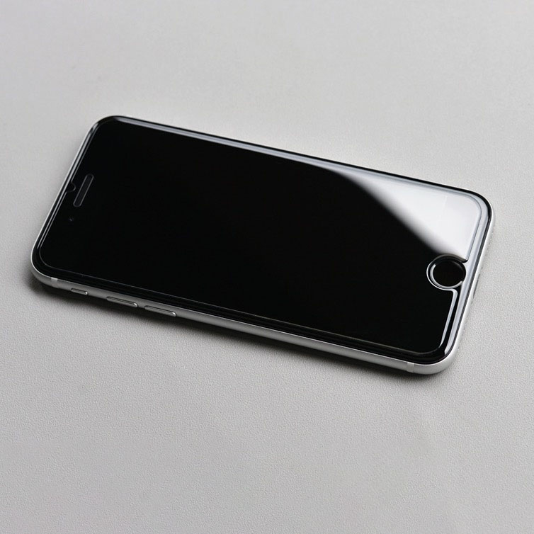 Высококачественный защитник экрана для iPhone 7 8 SE2022 SE3 2 Стеклянный стекло без белого края.