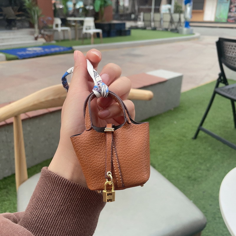 Pure Color Mini Picotin H Bag Pendant Högkvalitativ PU Keychain Lipstick Fall Earphone Väska Pendant Car Keychain Pendant Decoration