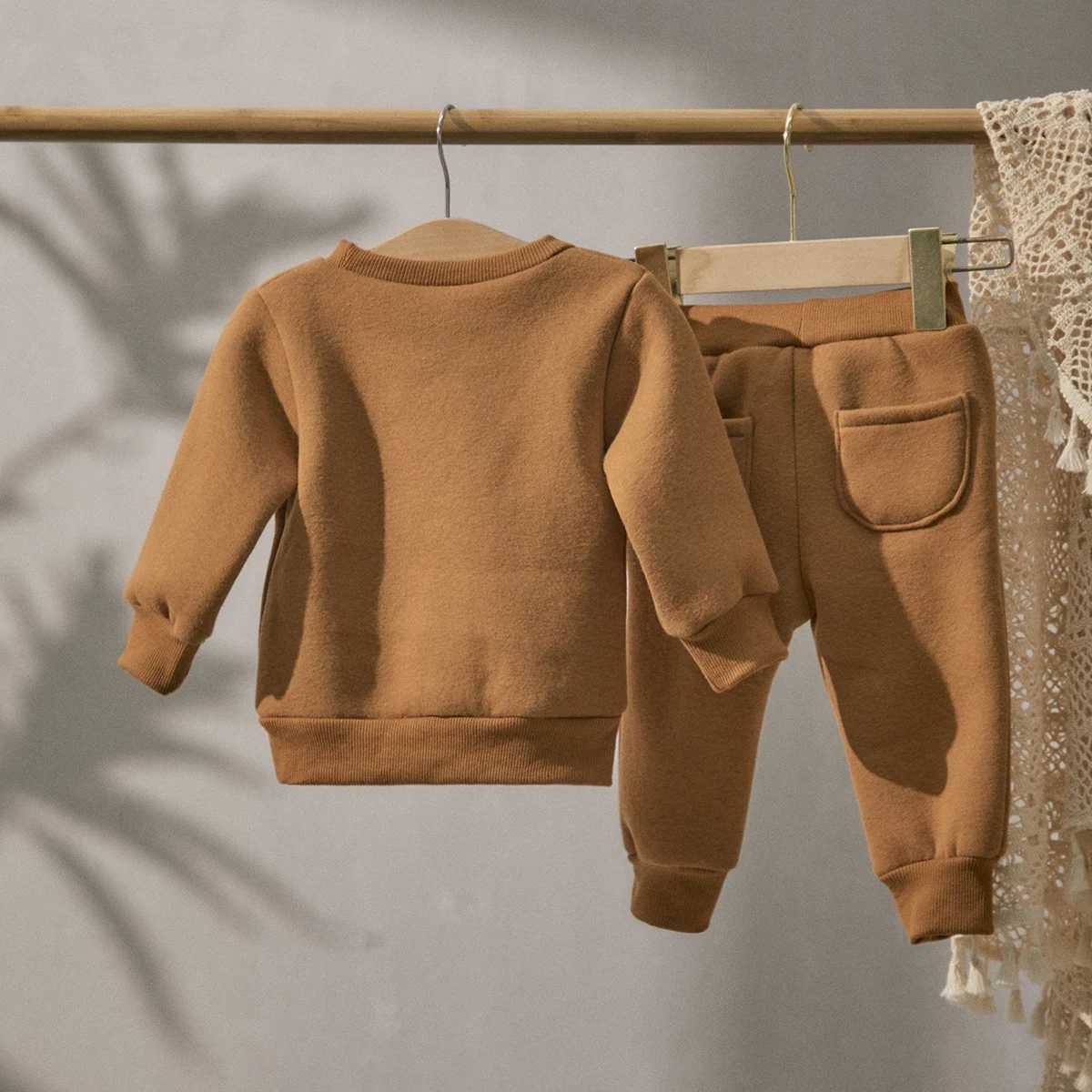 Ensembles de vêtements Ma bébé chaud enfant en bas âge nouveau-né bébé bébé garçon fille vêtements ensemble plus épais à manches longues hauts pantalons tenues décontractées survêtement R231127